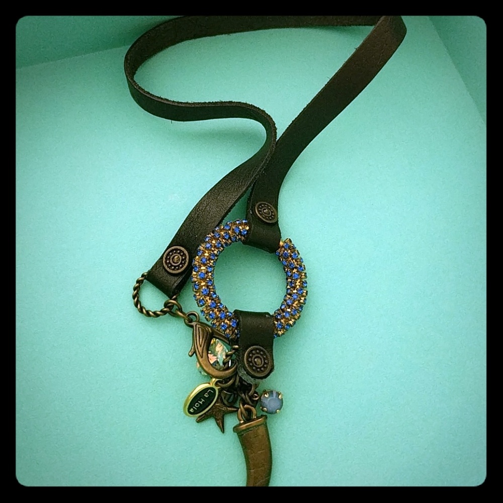 La hola necklace